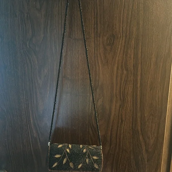 Lynne Jerome beaded round over the shoulder purse. - Picture 7 of 8